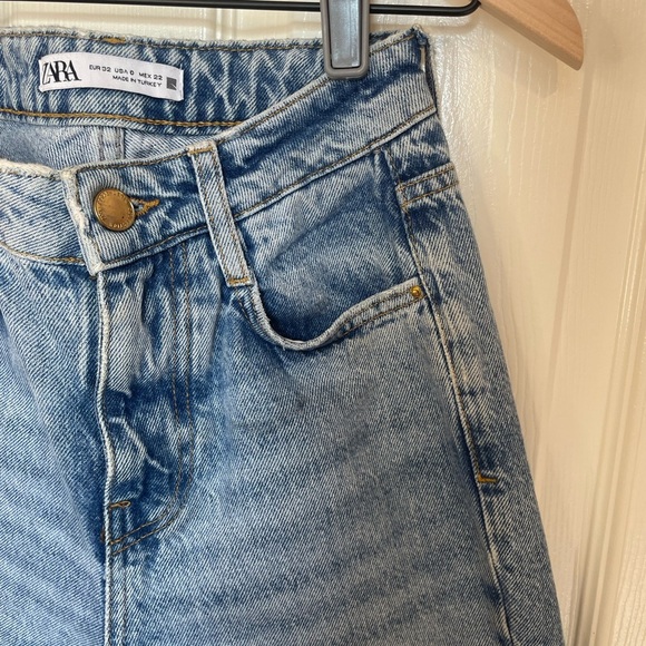 Zara High Rise Raw Hem Jeans - Picture 3 of 4